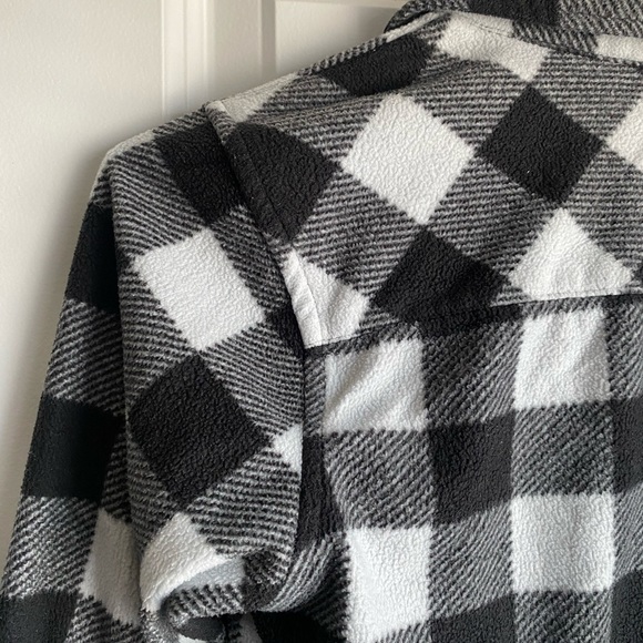 Boys Shirt Size 10/12 - Picture 5 of 14